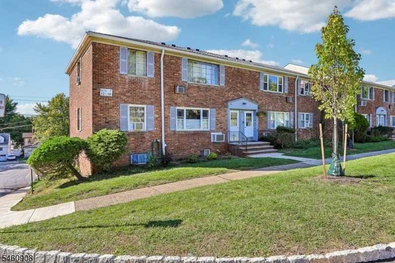 12 Wedgewood Dr - Photo 4 of 34