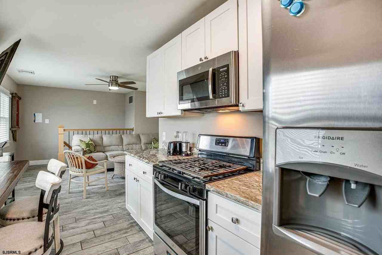 210 34th St S - Photo 6 of 24