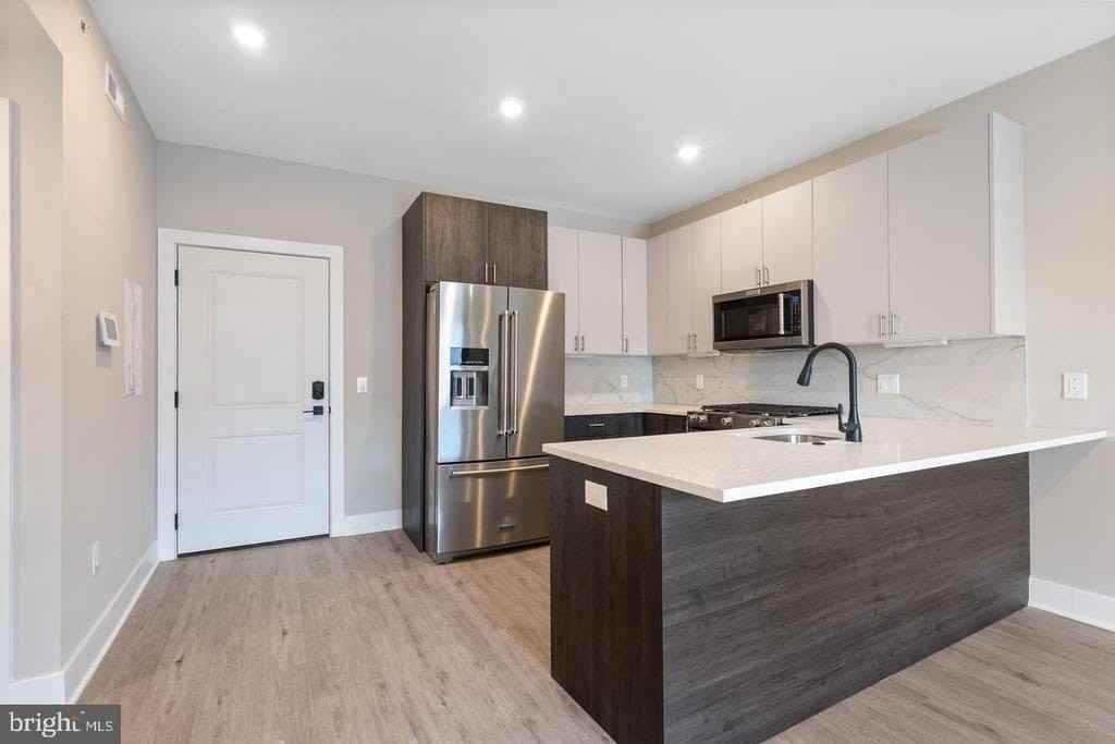 408 N Front St ## 10 - Photo 3 of 17