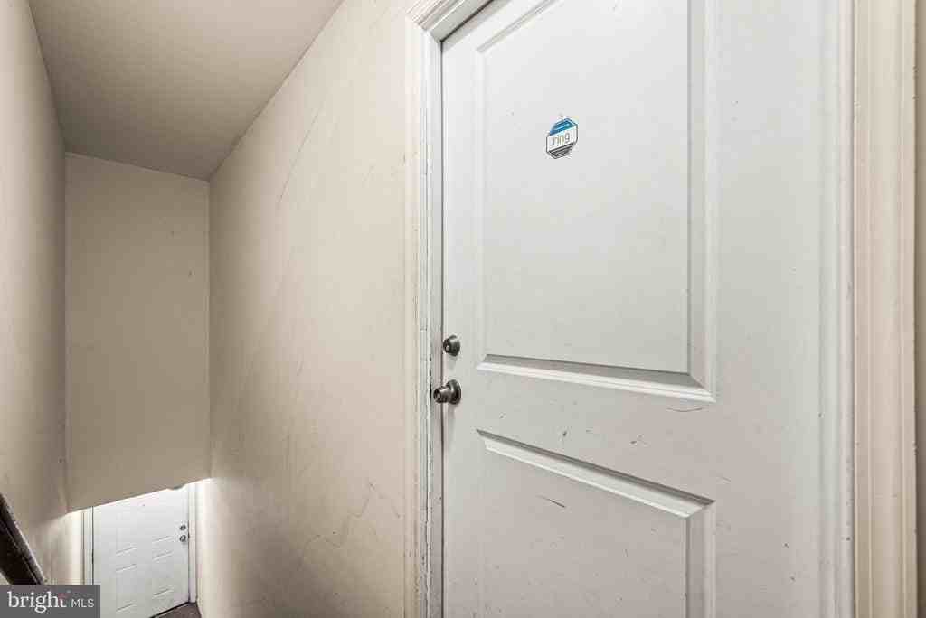1240 S 45th St - Photo 4 of 43