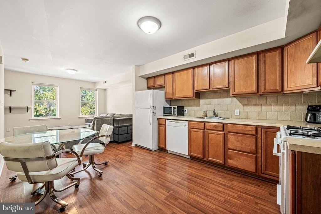 1240 S 45th St - Photo 5 of 43