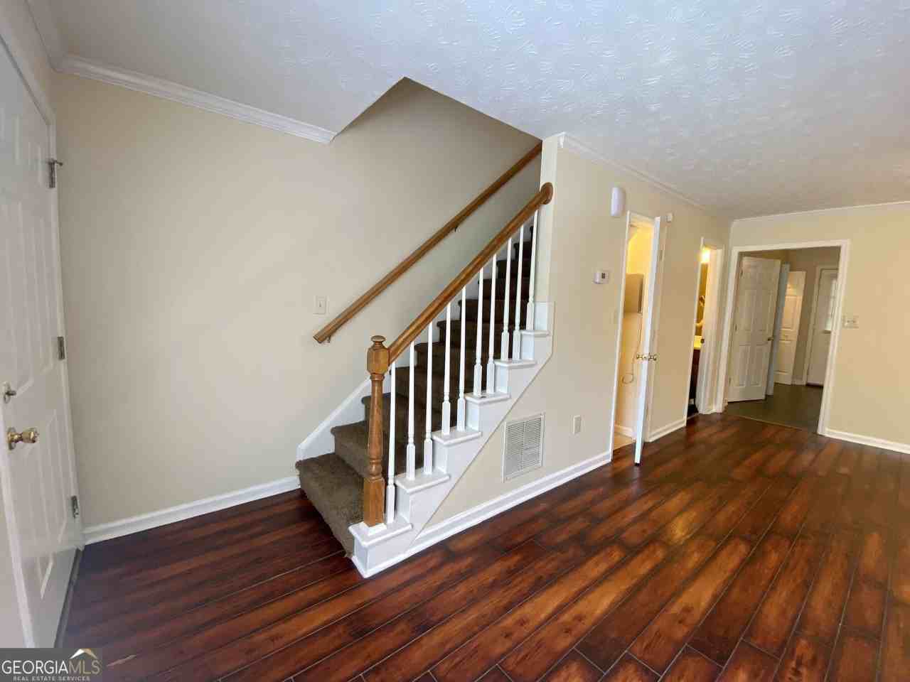 164 Berlin Ct - Photo 3 of 12