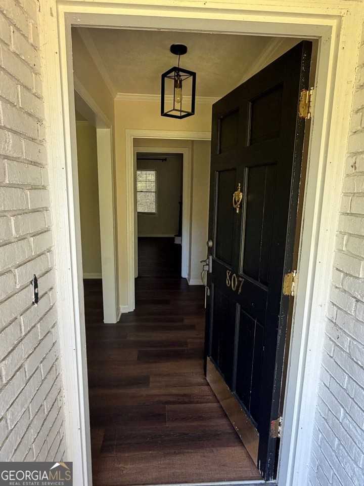807 Piney Woods Dr - Photo 2 of 15