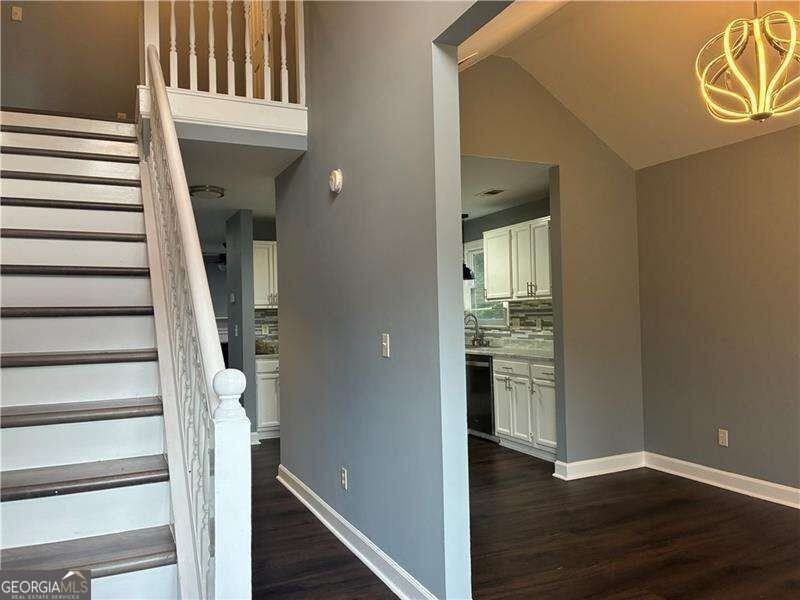280 Braxton Pl - Photo 3 of 28
