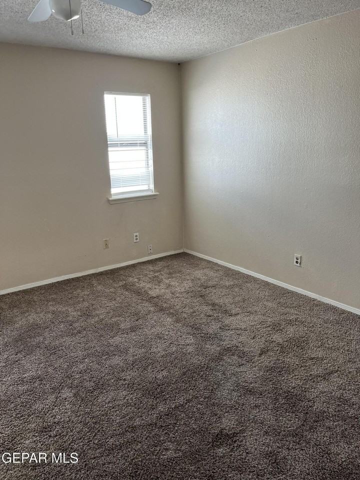 1586 Bengal Dr #F - Photo 4 of 9