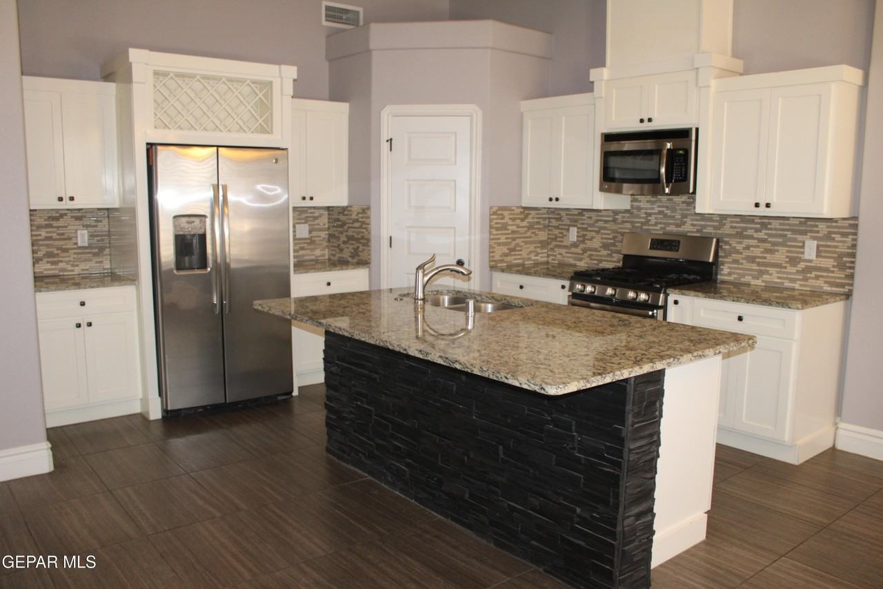 12300 Hartlepool Dr - Photo 7 of 27