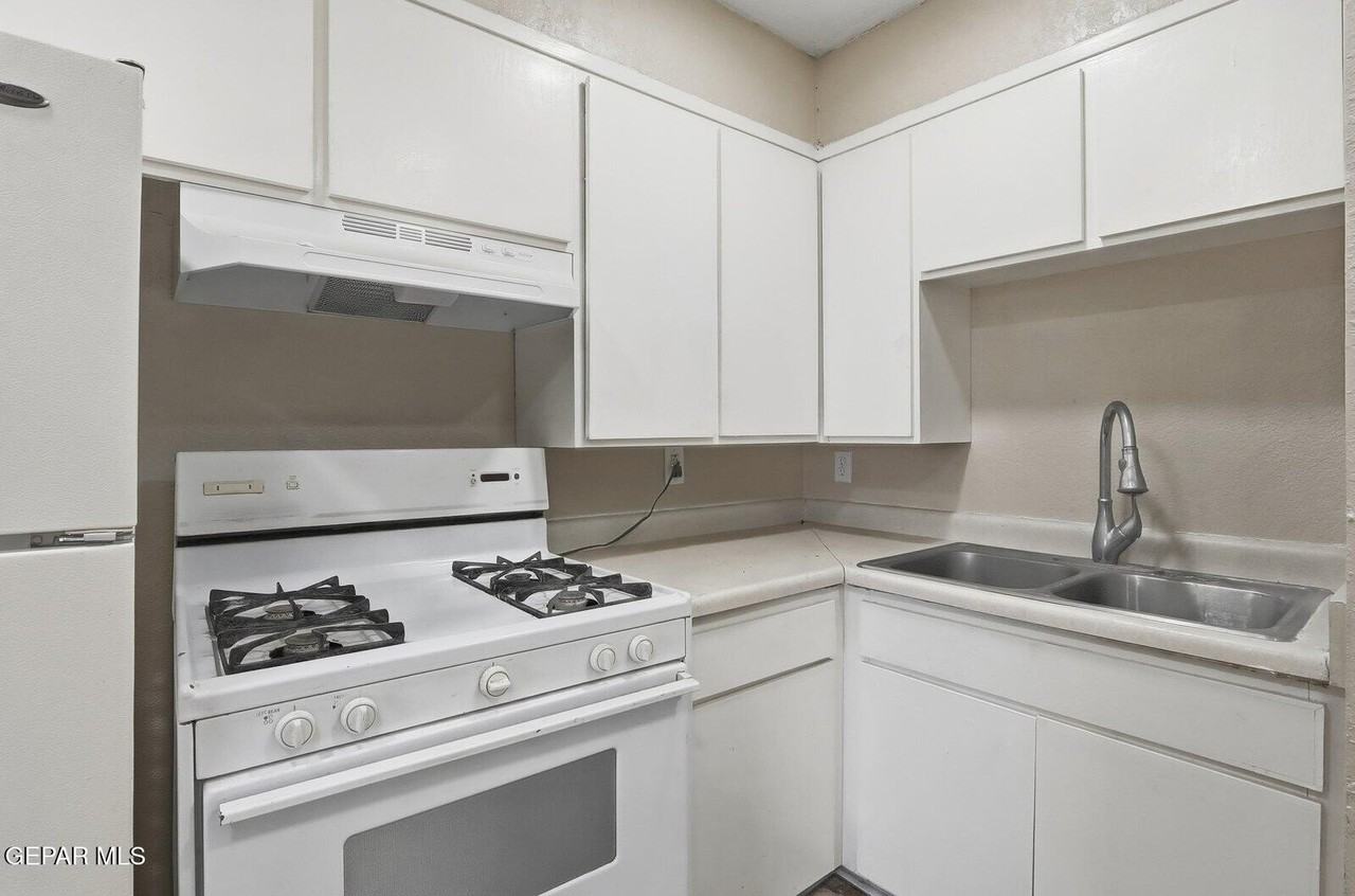 515 W Missouri Ave #3 - Photo 6 of 7
