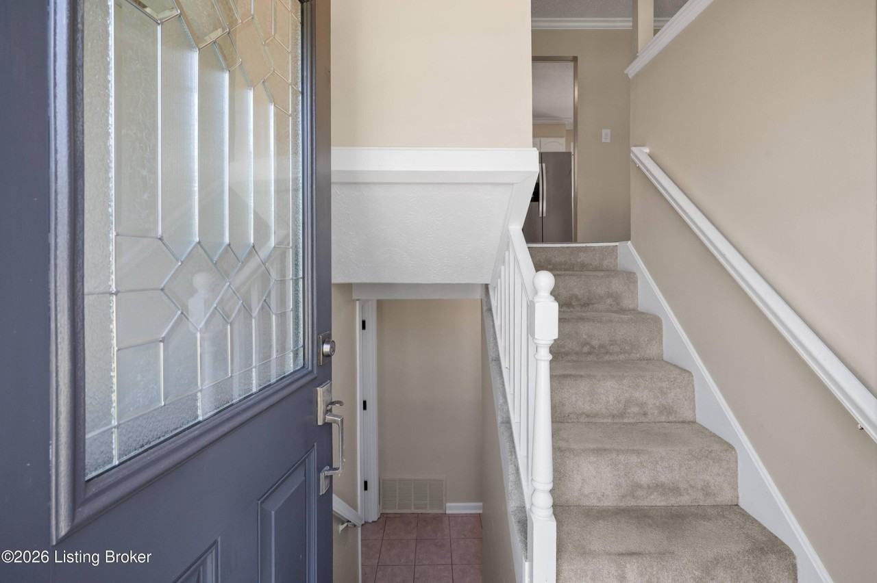 9212 Foxtail Ct - Photo 3 of 32