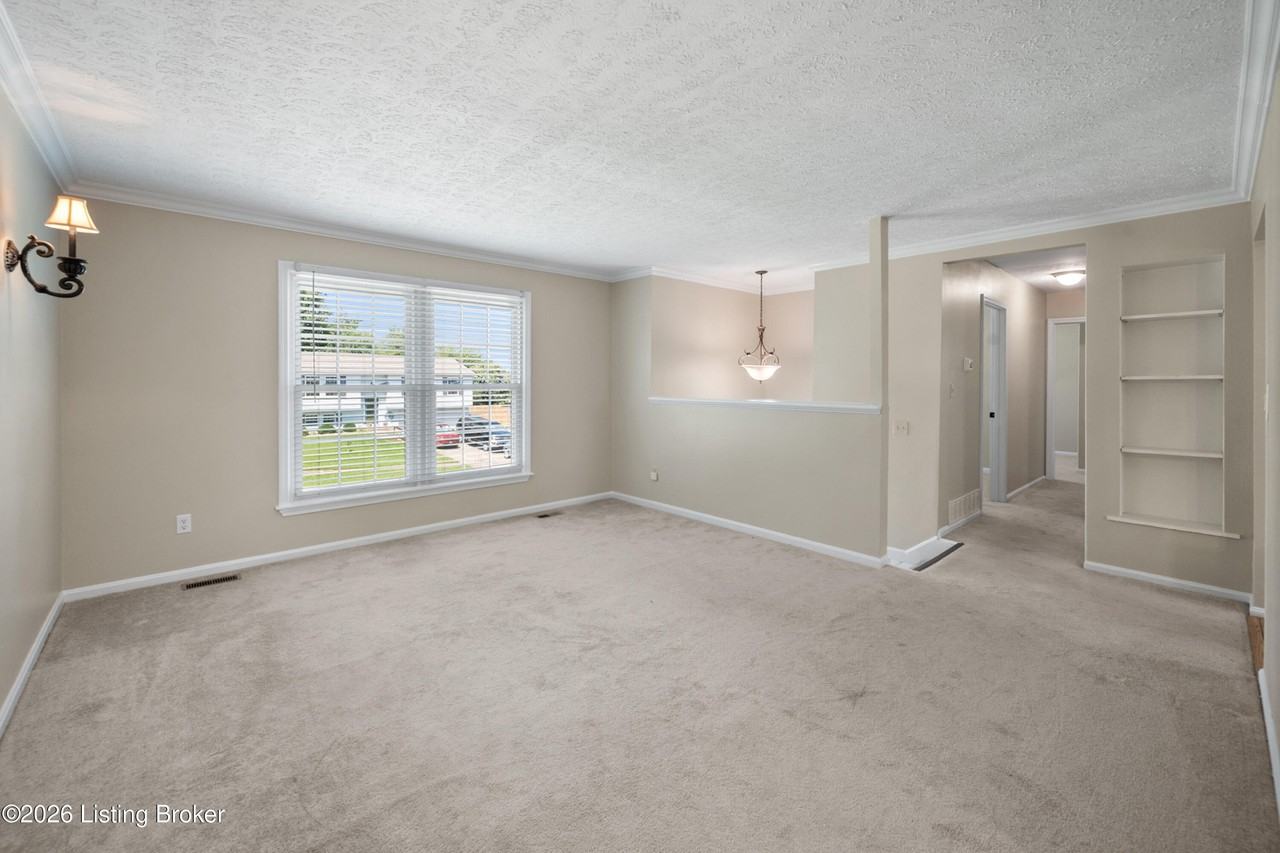 9212 Foxtail Ct - Photo 5 of 32