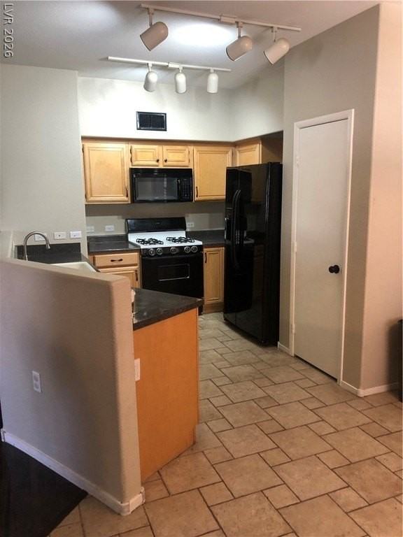 10245 S Maryland Pkwy #1221 - Photo 5 of 16
