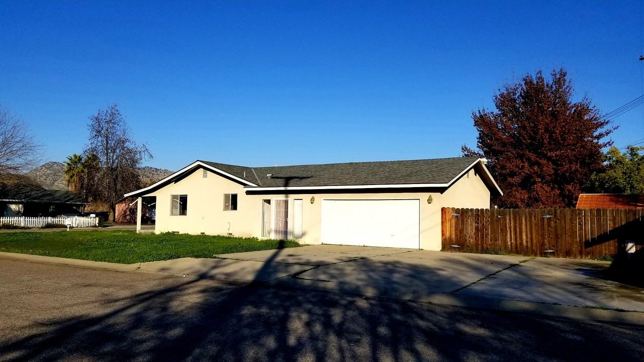 1013 Vandalia Ave #1 - Photo 2 of 20