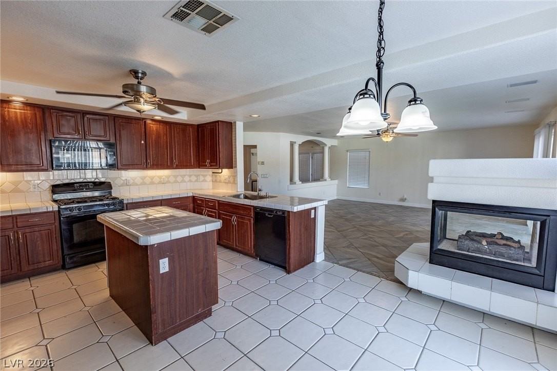 8232 Deer Springs Way - Photo 7 of 36