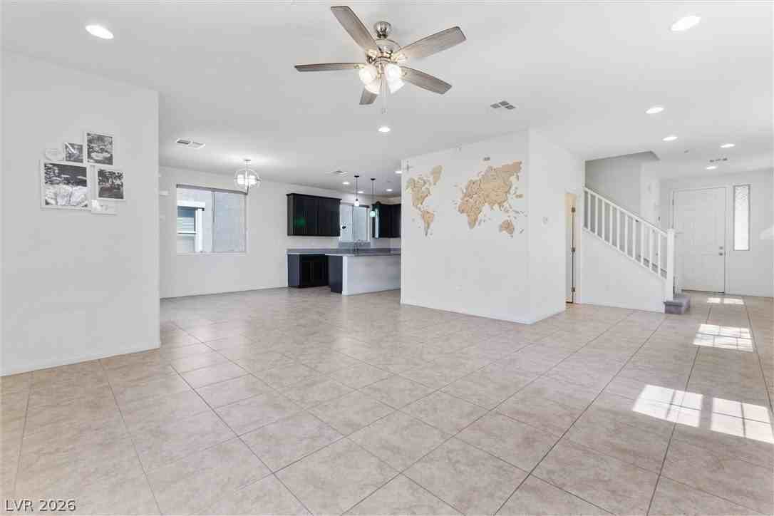 10925 Jordyn Hill St - Photo 7 of 34