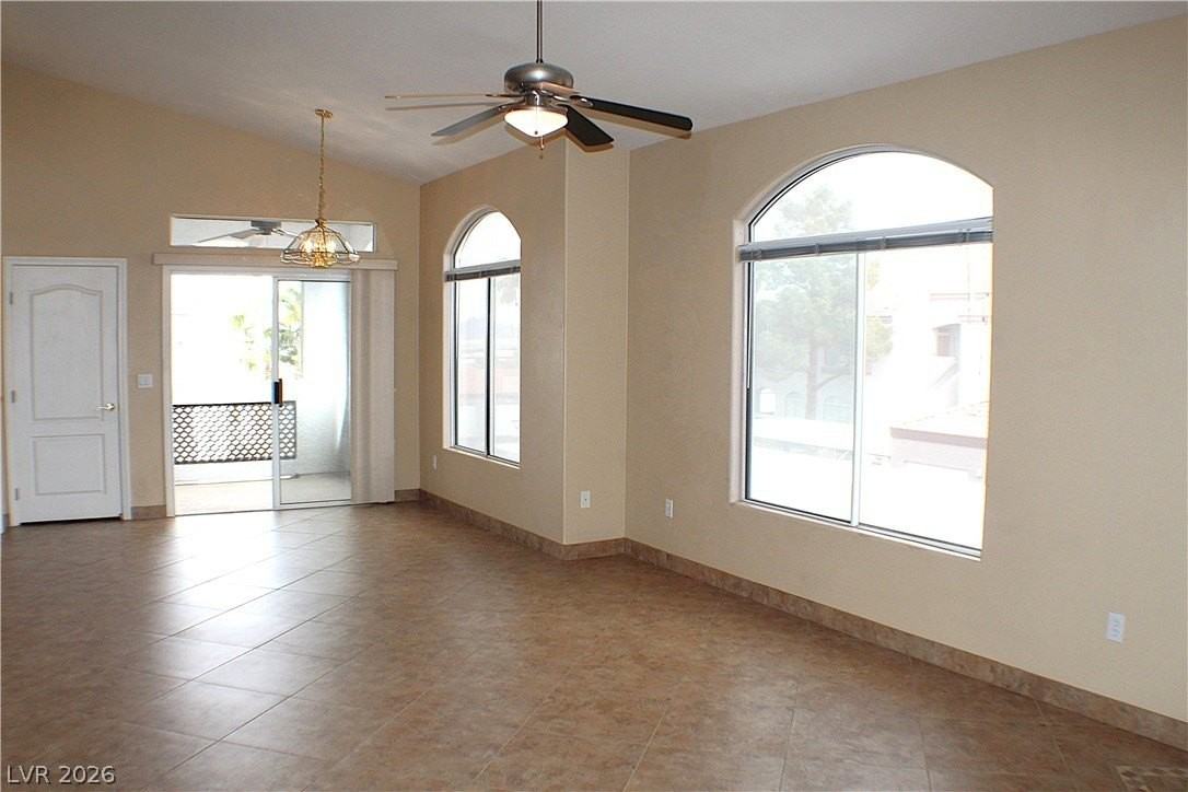 700 Carnegie St #1121 - Photo 3 of 25