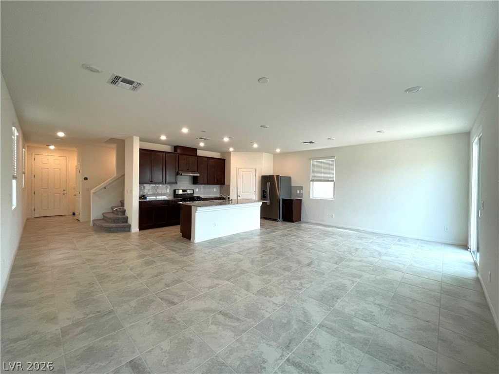 8211 Lantana Springs St - Photo 4 of 34