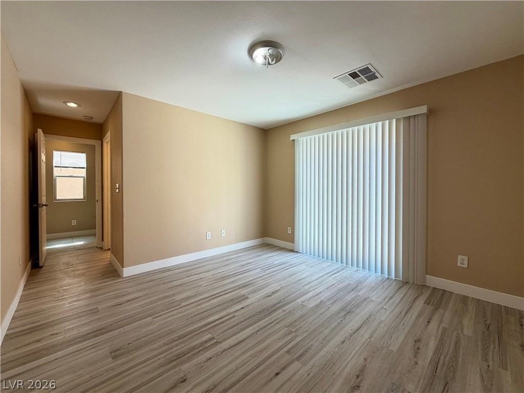 7929 Storyland St - Photo 3 of 24