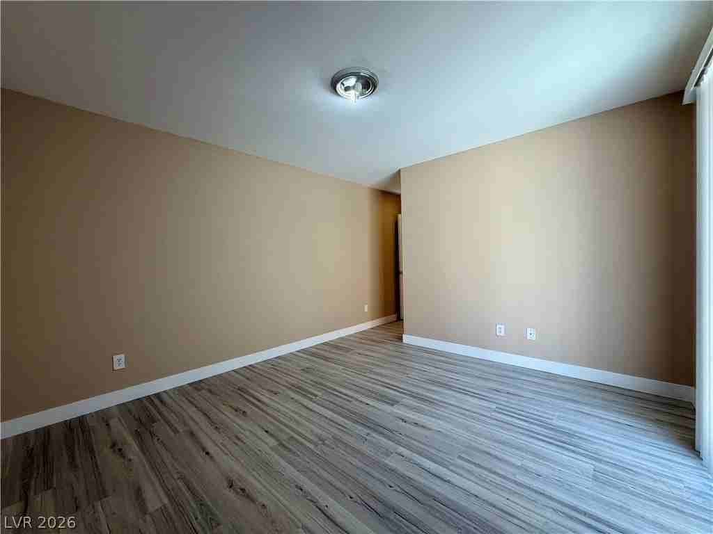 7929 Storyland St - Photo 4 of 24