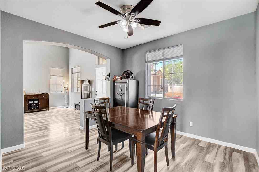 6861 Sweet Pecan St - Photo 7 of 48