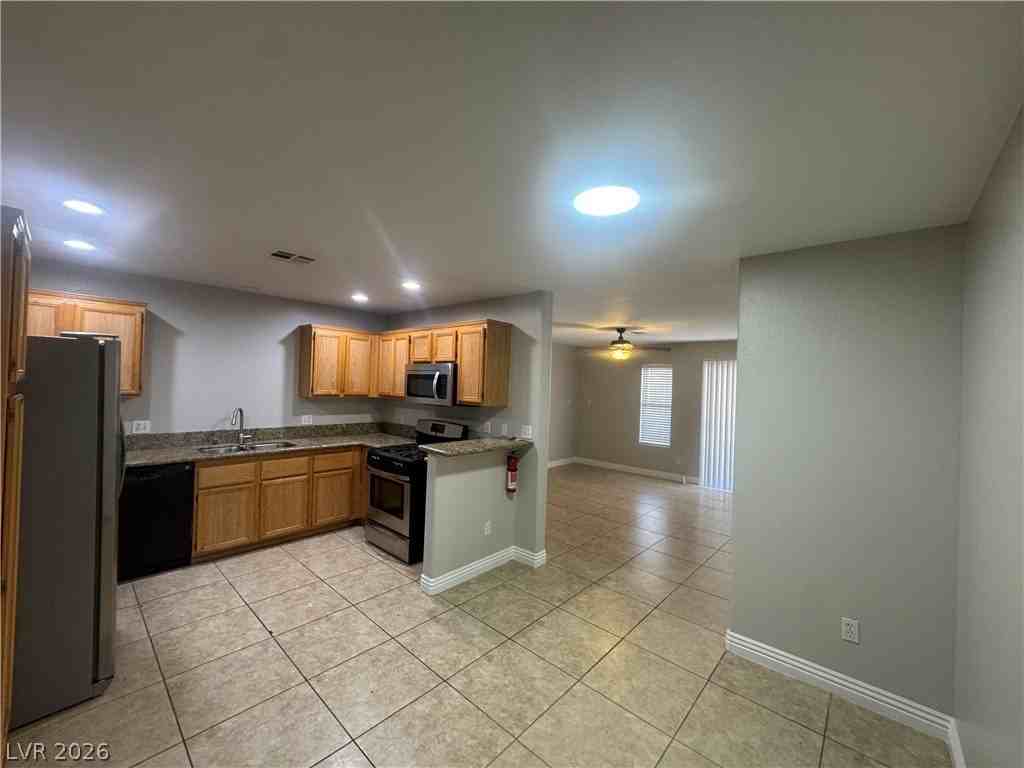 2066 Cary Grant Ct - Photo 2 of 15