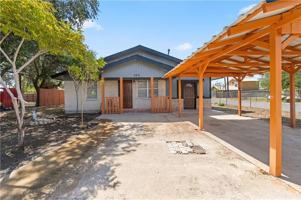 featured image of 202 N Ester St