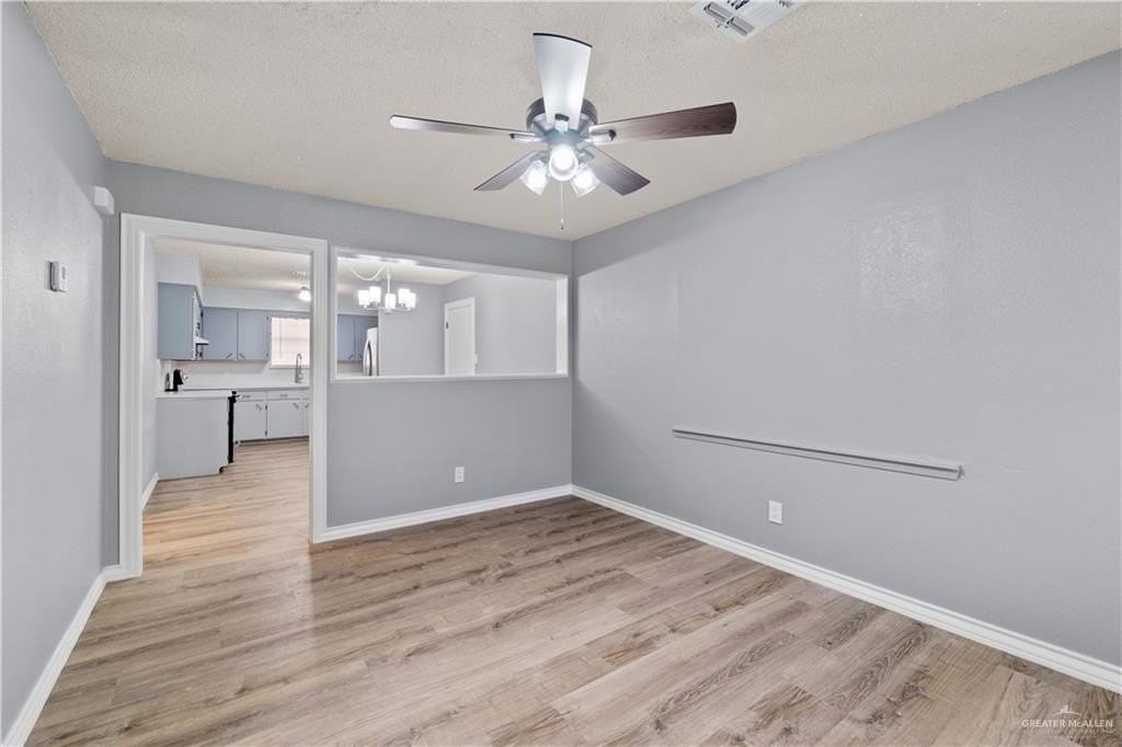 202 N Ester St - Photo 5 of 24