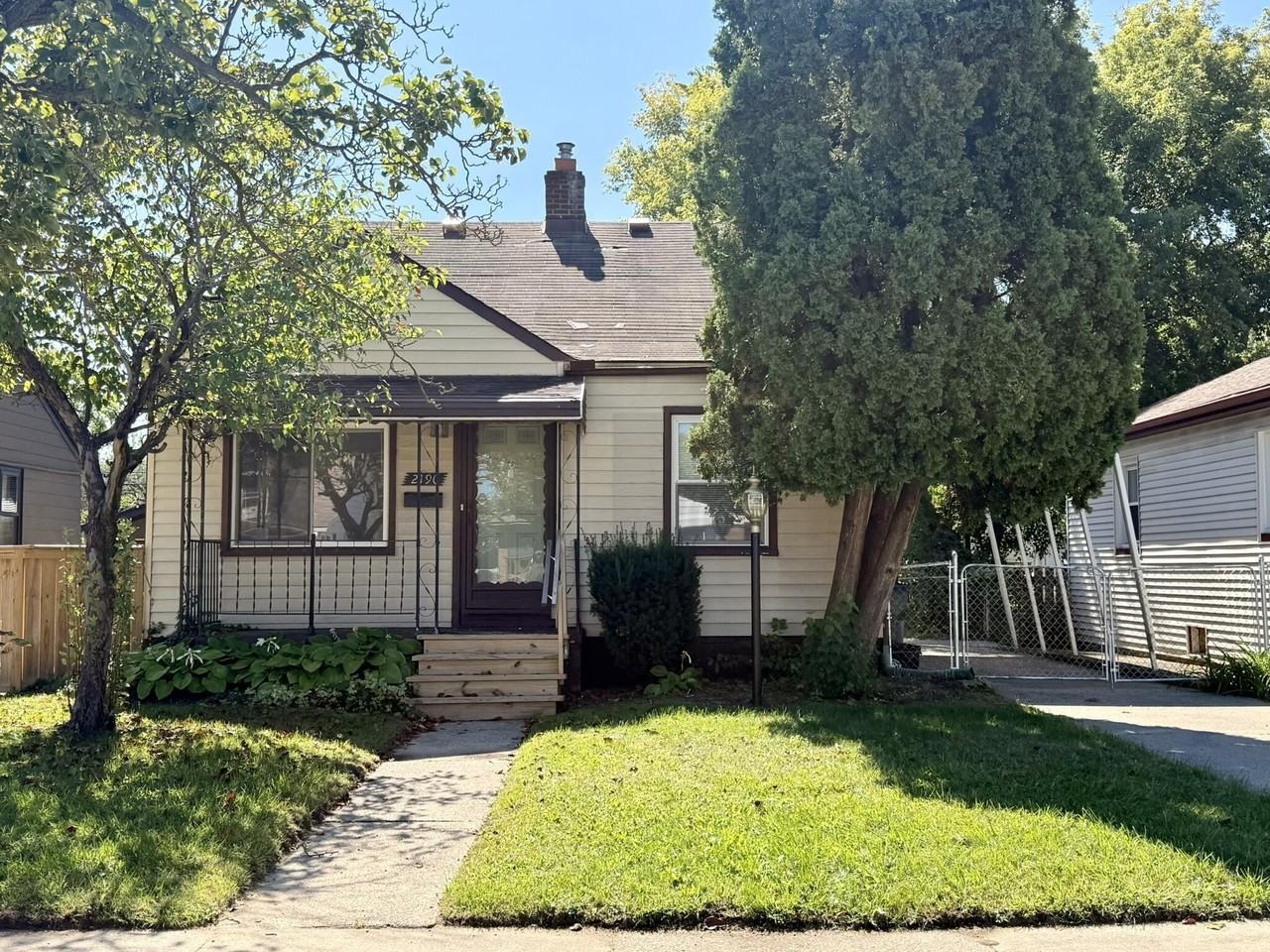 2190 Sonoma St - Photo 2 of 26