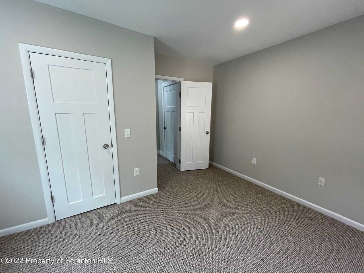 1833 S Webster Ave - Photo 6 of 17