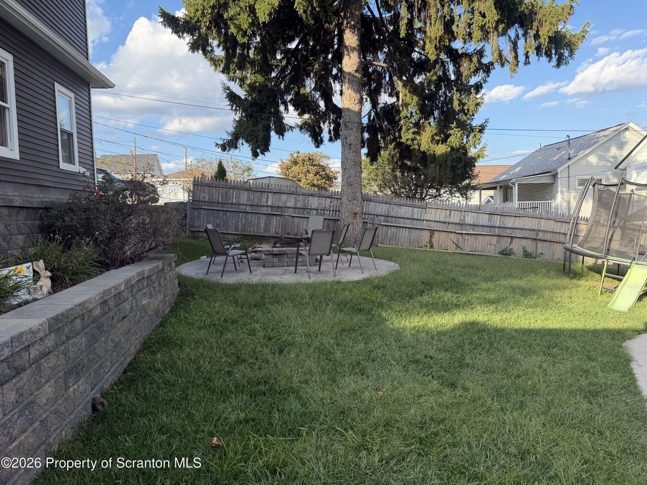 513 N Garfield Ave - Photo 2 of 16