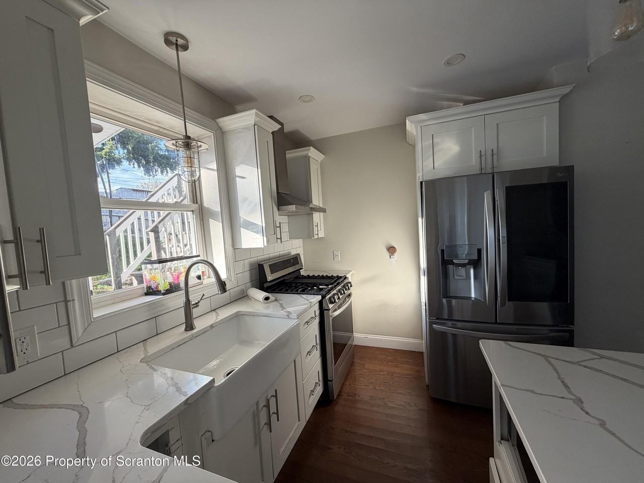 513 N Garfield Ave - Photo 6 of 16