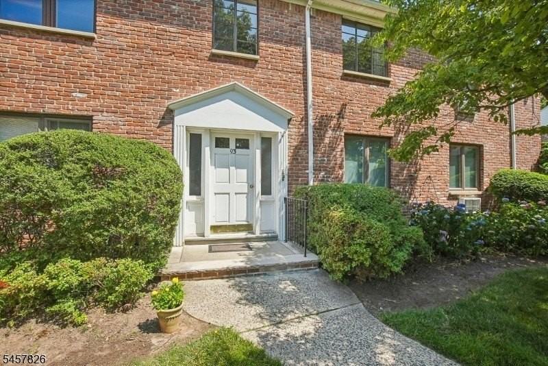 93D Troy Dr #D - Photo 2 of 13