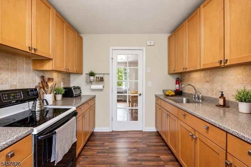 93D Troy Dr #D - Photo 7 of 13