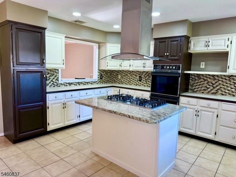 827 Savitt Pl - Photo 6 of 38