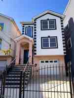 featured image of 210 2nd St #1