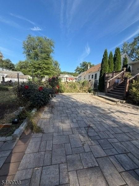 322 Hunter Ave - Photo 3 of 18