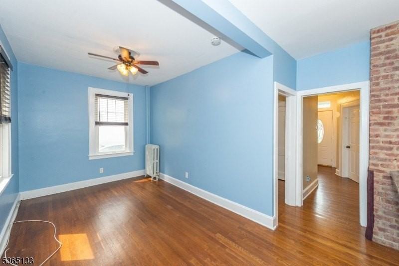 33 Glendale St - Photo 5 of 9