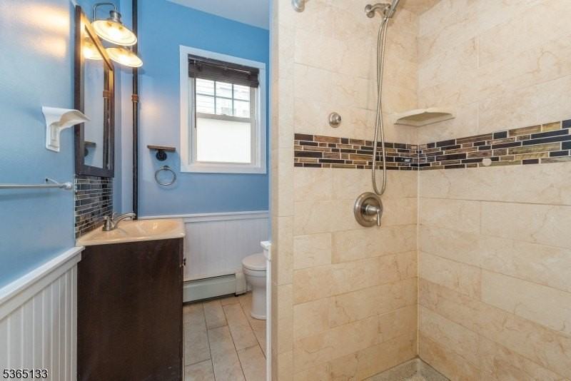 33 Glendale St - Photo 7 of 9