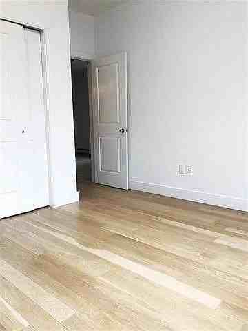 24 E 49th St #3 - Photo 5 of 10