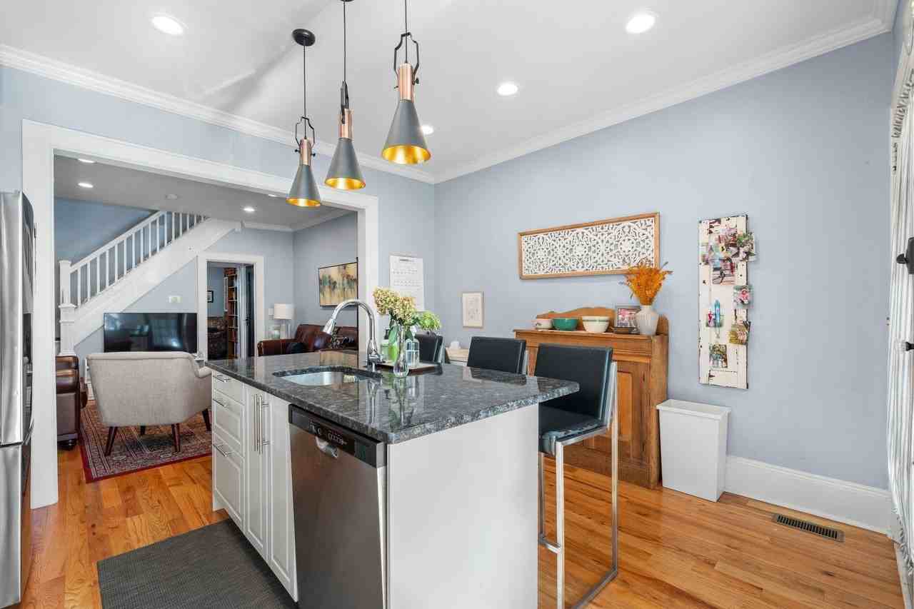 2811 Summit Ave #2 - Photo 3 of 23