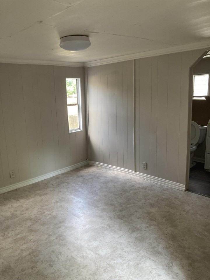 321 W Austin Ave #M - Photo 3 of 5