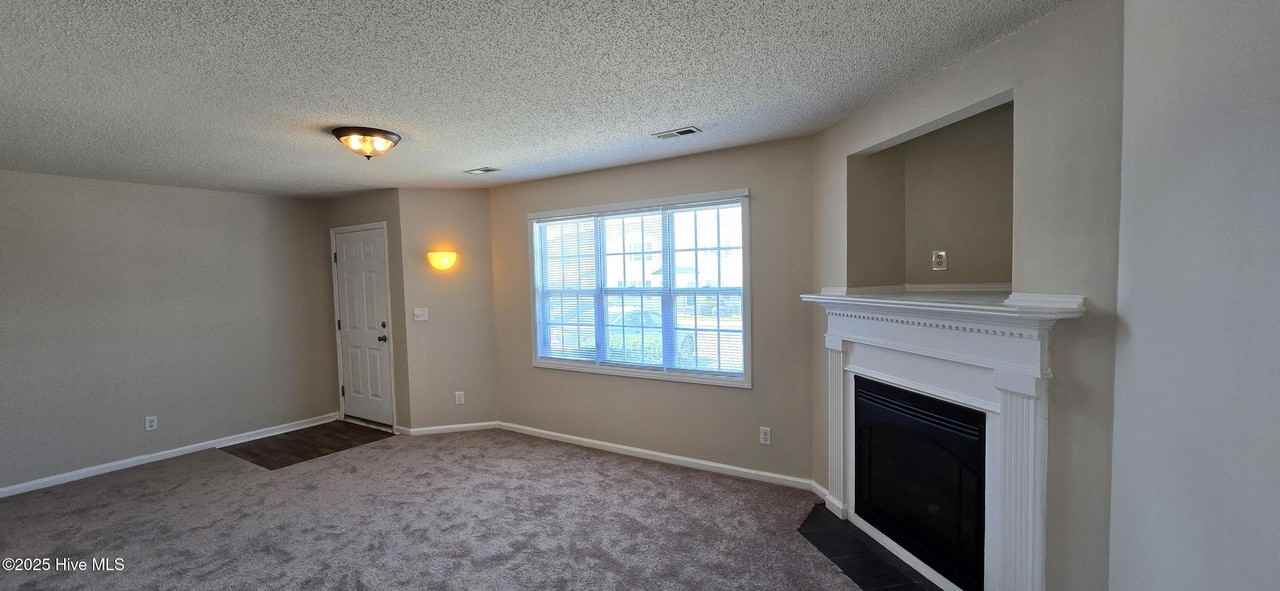 1205 Cross Creek Cir #B4 - Photo 4 of 30