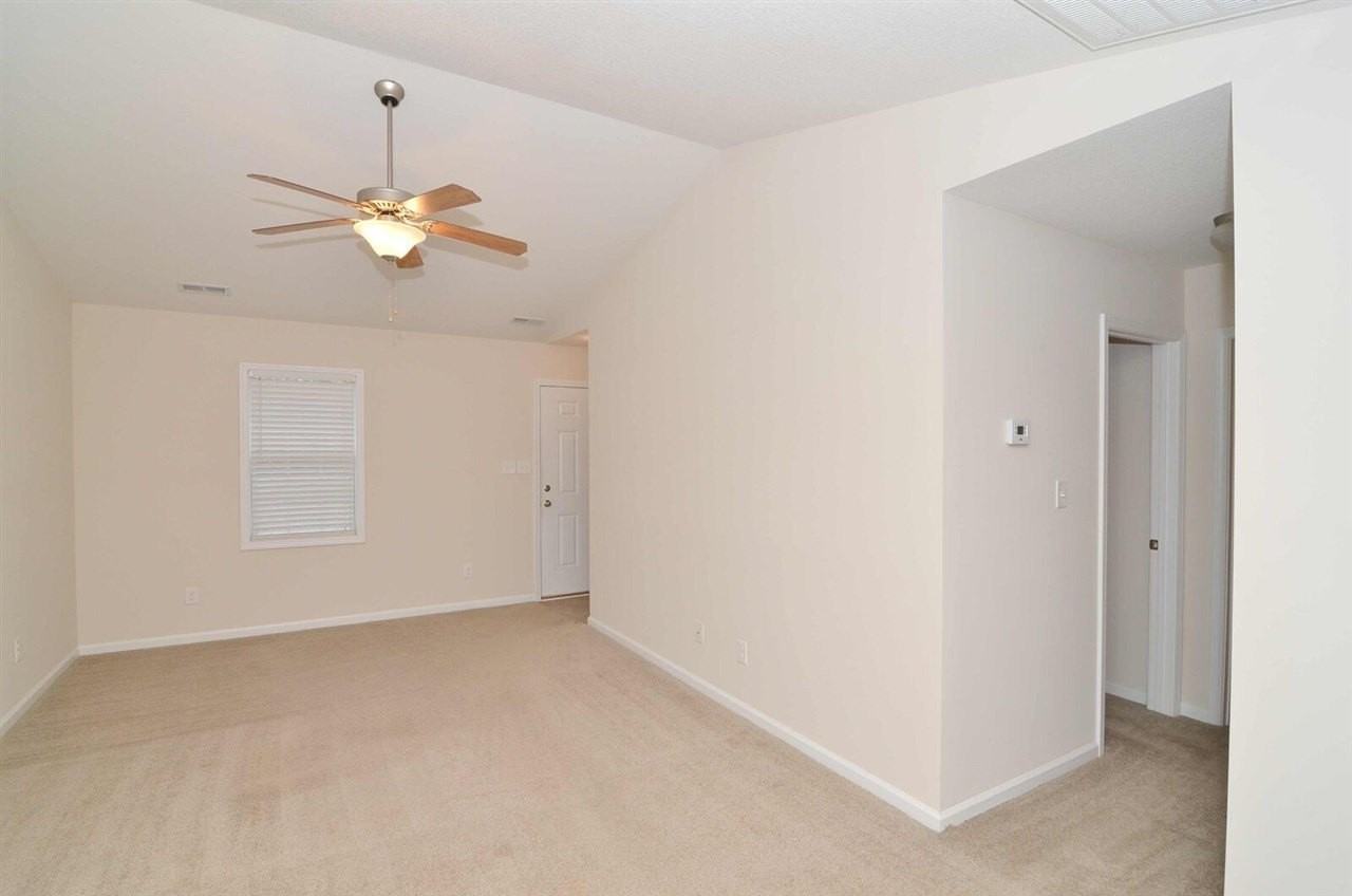 1404 Old Folkstone Rd #4 - Photo 4 of 28