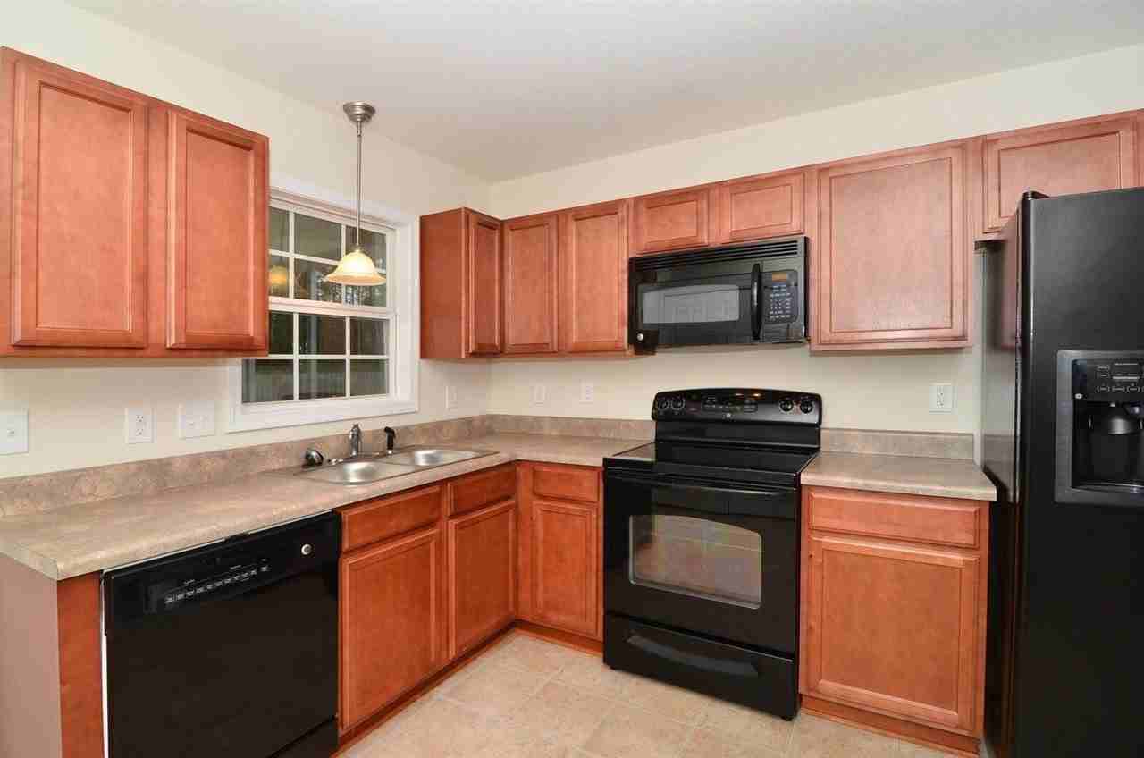 1404 Old Folkstone Rd #4 - Photo 5 of 28