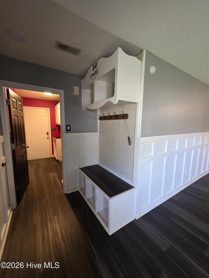 200 Flagstone Ln - Photo 5 of 30