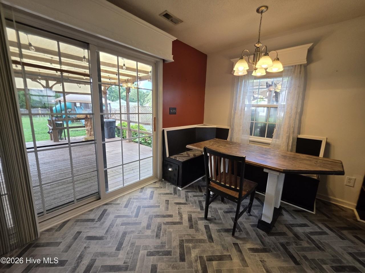 200 Flagstone Ln - Photo 6 of 30