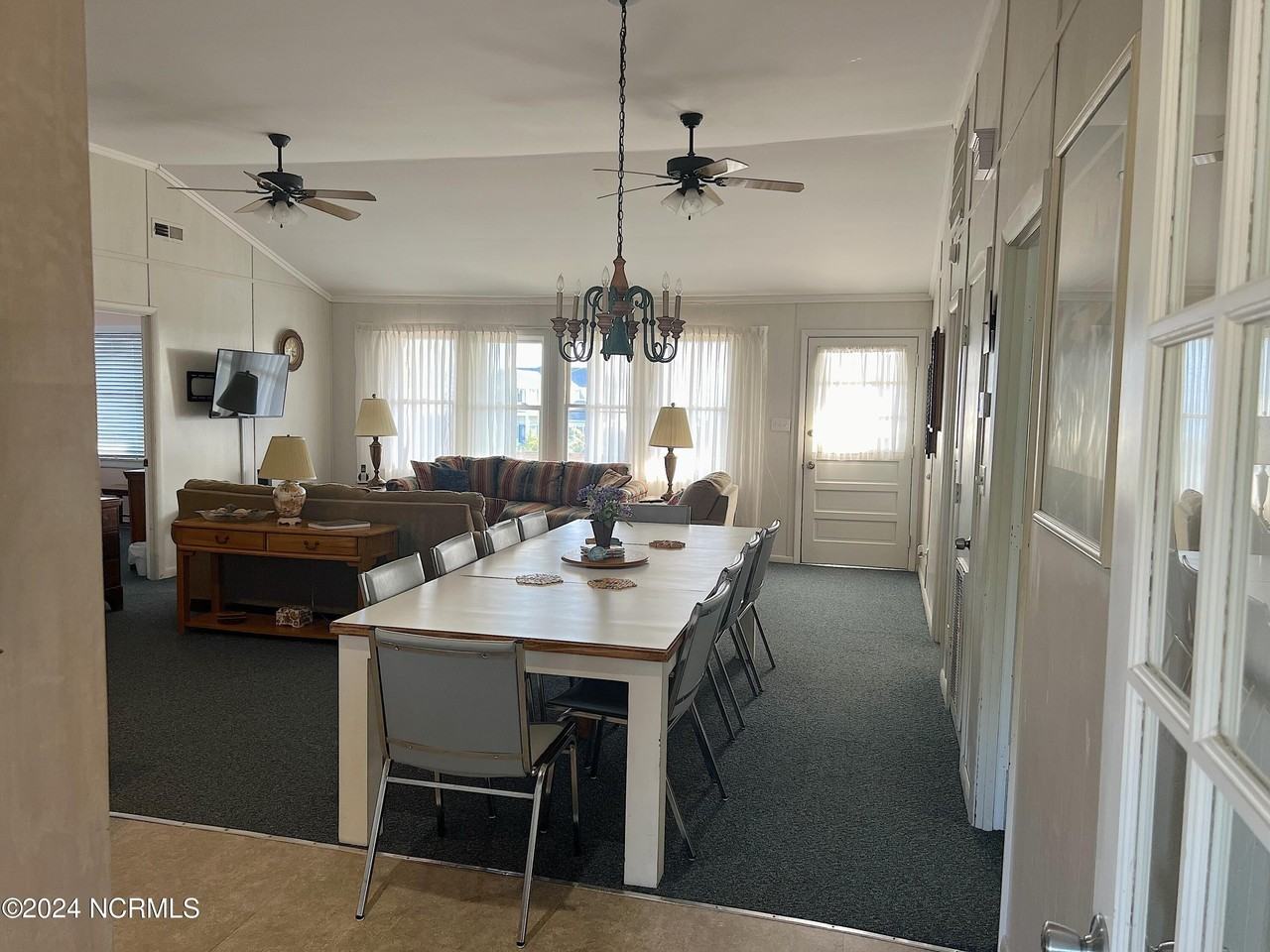 5204 Ocean Dr - Photo 5 of 27