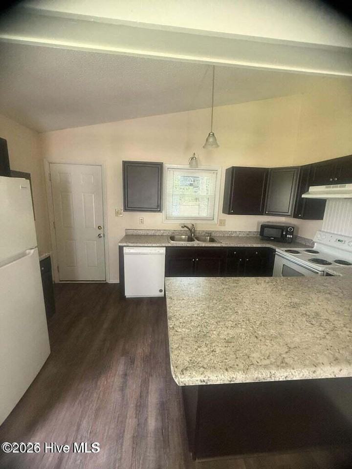 137 Twinwood Dr - Photo 5 of 9
