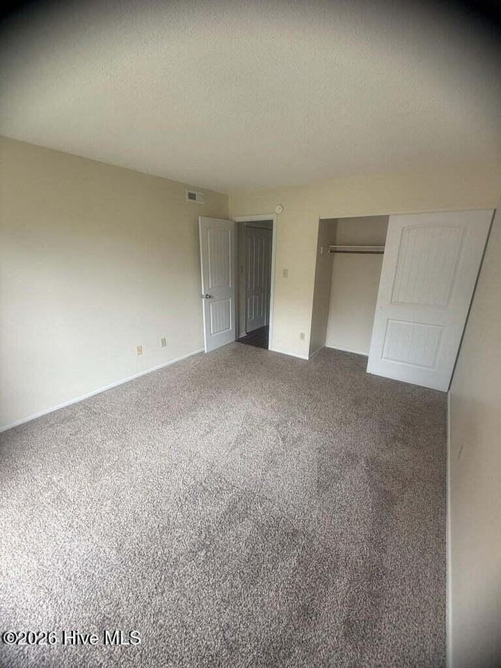 137 Twinwood Dr - Photo 6 of 9