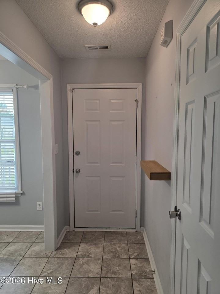 212 Quarterhorse Ln - Photo 3 of 22