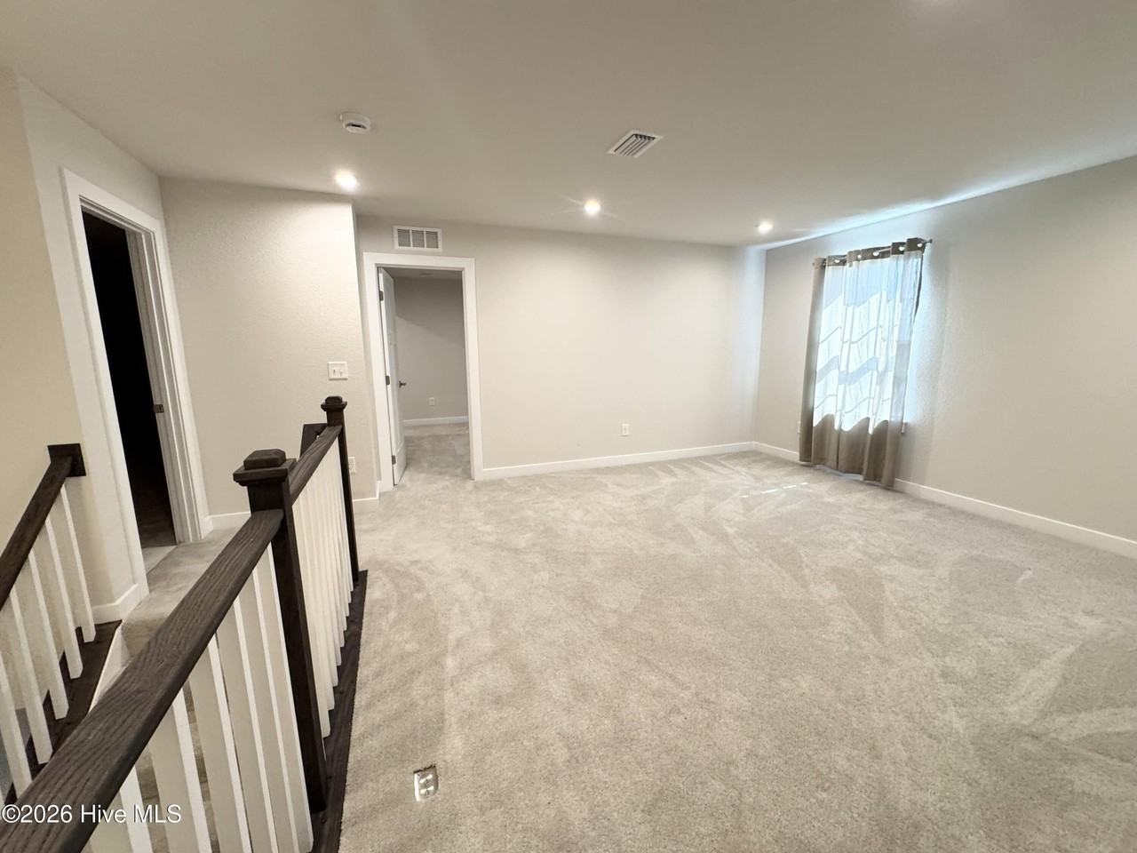 222 Pleasant Dr - Photo 7 of 16