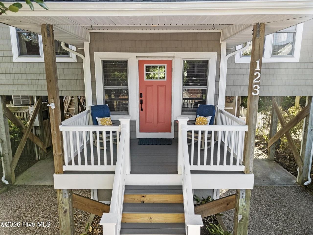 123 Atkinson Rd - Photo 3 of 50